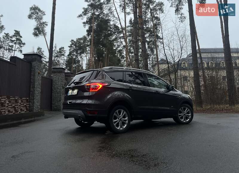 Внедорожник / Кроссовер Ford Kuga 2016 в Киеве