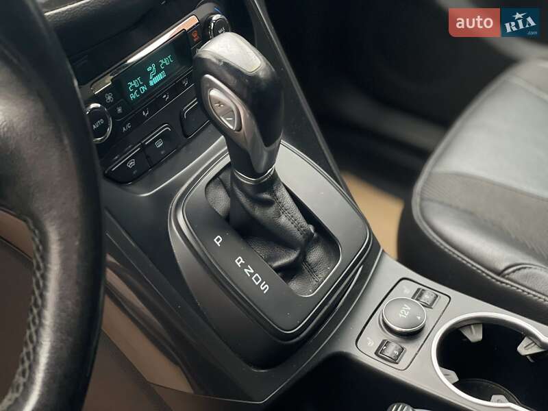 Внедорожник / Кроссовер Ford Kuga 2013 в Днепре