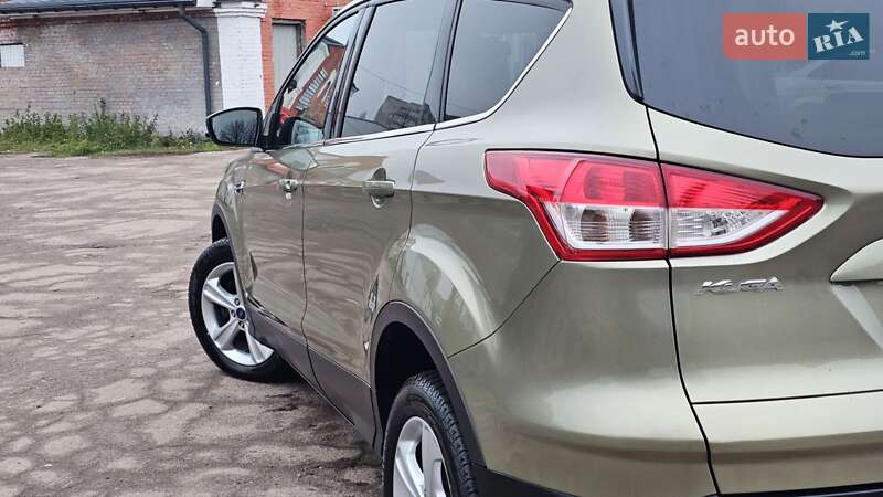 Позашляховик / Кросовер Ford Kuga 2013 в Чернігові