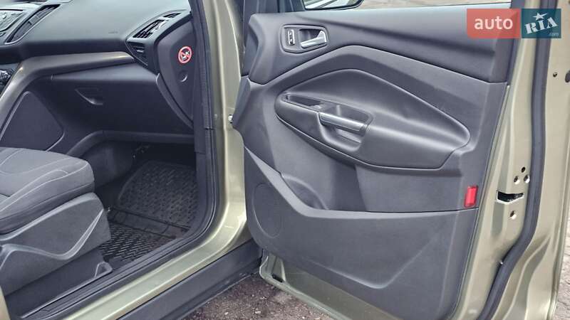 Позашляховик / Кросовер Ford Kuga 2013 в Чернігові