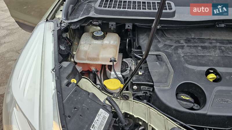 Позашляховик / Кросовер Ford Kuga 2013 в Чернігові