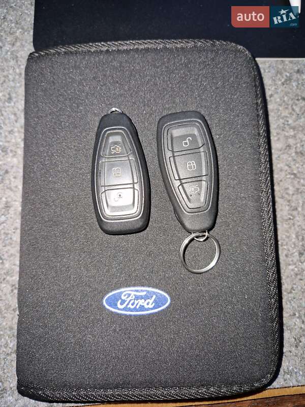 Позашляховик / Кросовер Ford Kuga 2016 в Києві фото 20 Позашляховик / Кросовер Ford Kuga 2016 в Києві