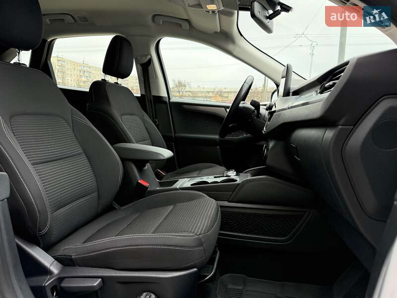 Внедорожник / Кроссовер Ford Kuga 2020 в Киеве фото 17 Внедорожник / Кроссовер Ford Kuga 2020 в Киеве