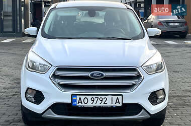 Внедорожник / Кроссовер Ford Kuga 2017 в Хусте