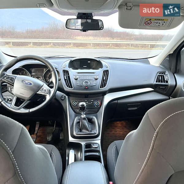 Внедорожник / Кроссовер Ford Kuga 2017 в Хусте