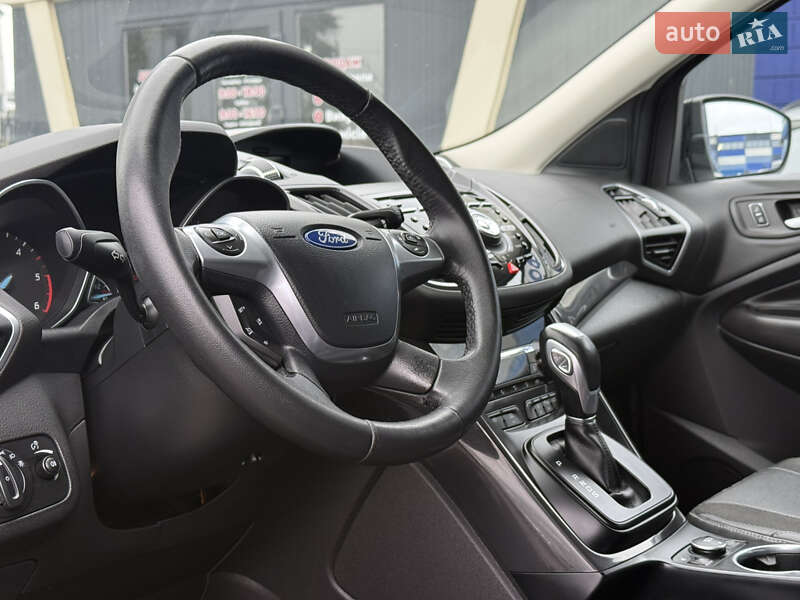 Позашляховик / Кросовер Ford Kuga 2015 в Рівному