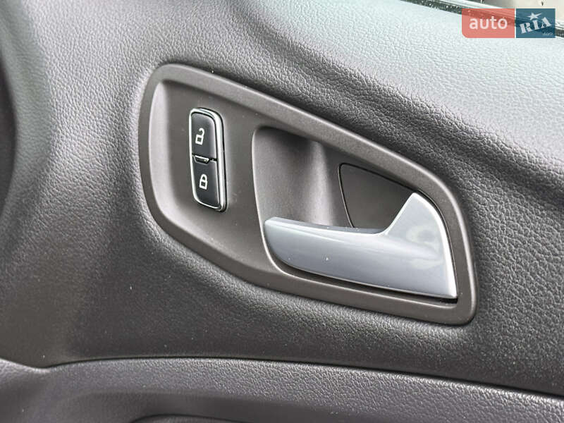 Позашляховик / Кросовер Ford Kuga 2015 в Рівному