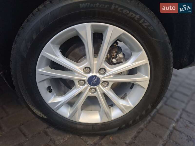 Внедорожник / Кроссовер Ford Kuga 2014 в Тернополе