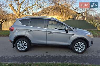 Позашляховик / Кросовер Ford Kuga 2013 в Києві
