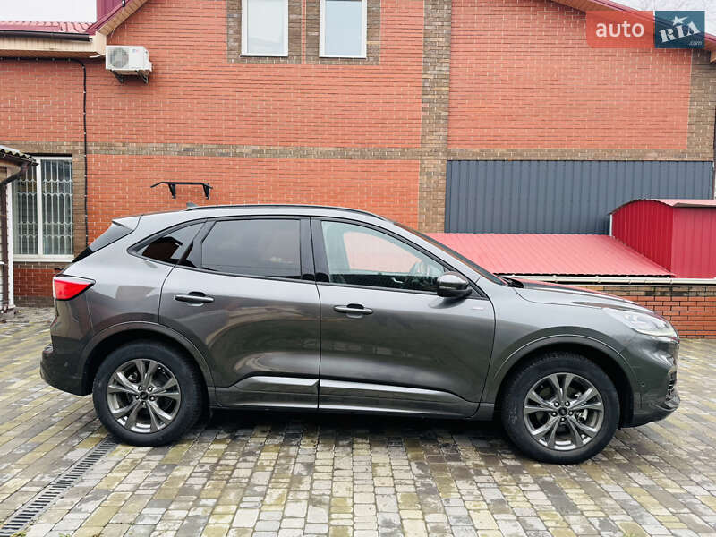 Позашляховик / Кросовер Ford Kuga 2023 в Лохвиці