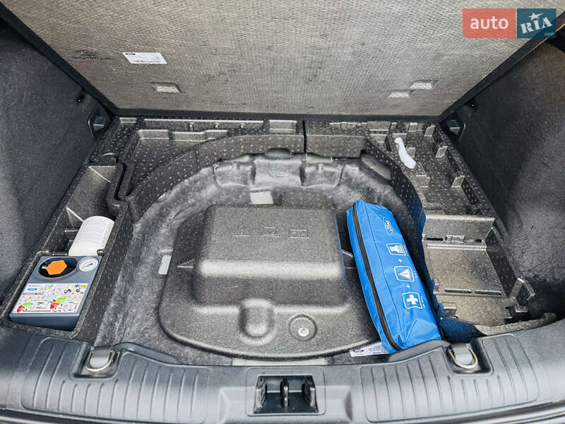 Позашляховик / Кросовер Ford Kuga 2023 в Лохвиці