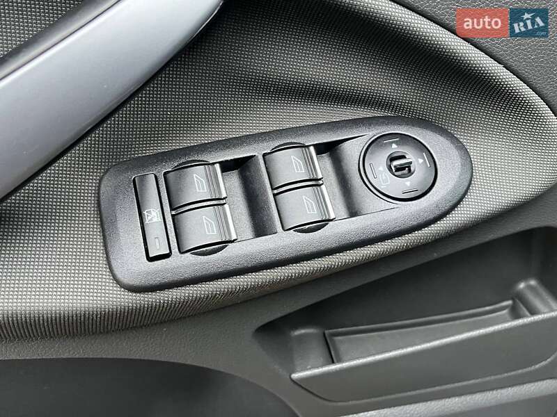 Позашляховик / Кросовер Ford Kuga 2011 в Первомайську