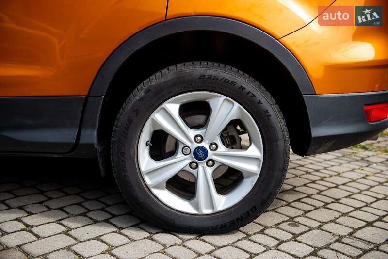 Позашляховик / Кросовер Ford Kuga 2015 в Івано-Франківську