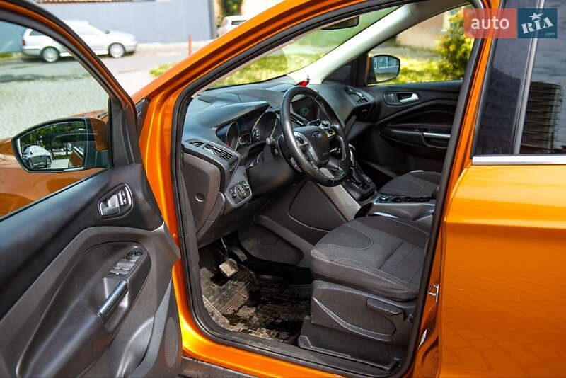 Позашляховик / Кросовер Ford Kuga 2015 в Івано-Франківську