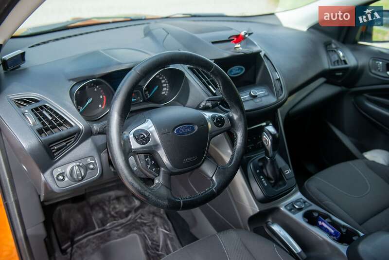 Позашляховик / Кросовер Ford Kuga 2015 в Івано-Франківську