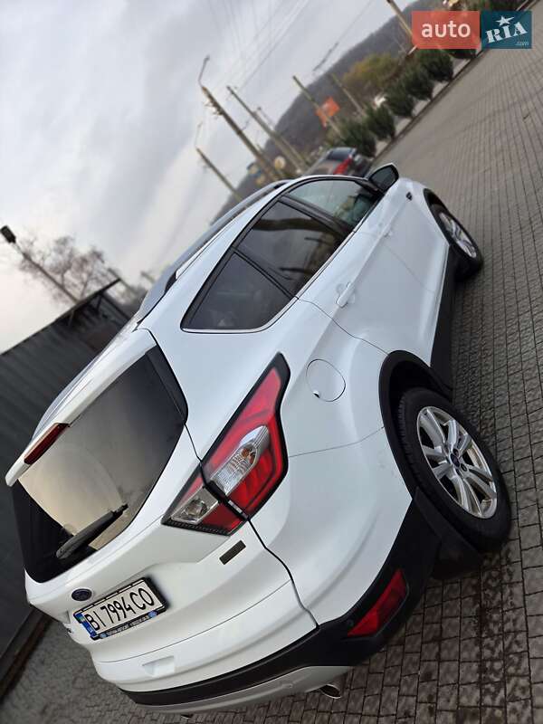 Внедорожник / Кроссовер Ford Kuga 2017 в Полтаве