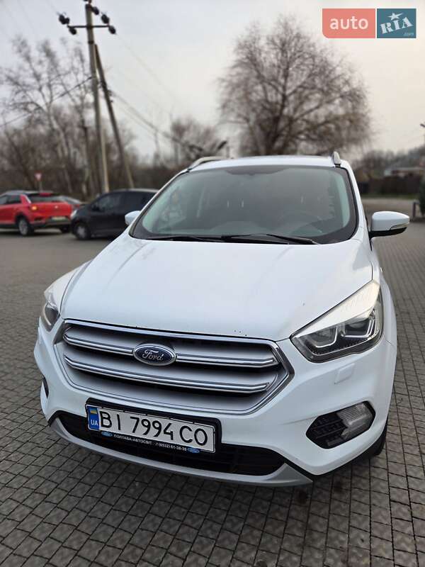 Внедорожник / Кроссовер Ford Kuga 2017 в Полтаве