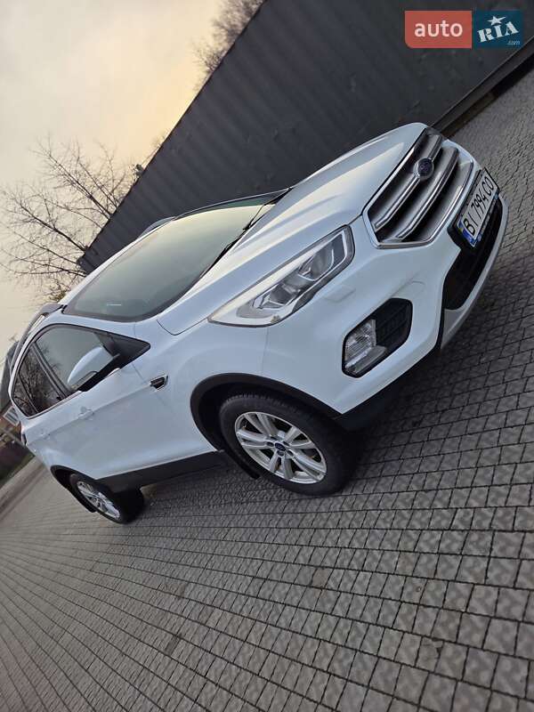 Внедорожник / Кроссовер Ford Kuga 2017 в Полтаве