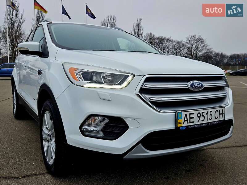 Внедорожник / Кроссовер Ford Kuga 2016 в Днепре фото 17 Внедорожник / Кроссовер Ford Kuga 2016 в Днепре