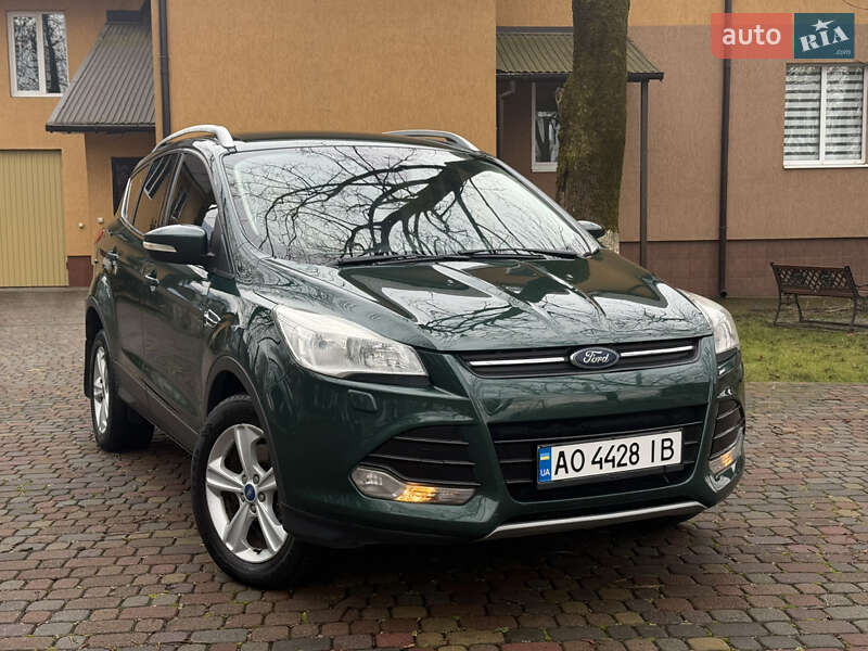 Позашляховик / Кросовер Ford Kuga 2015 в Тячеві