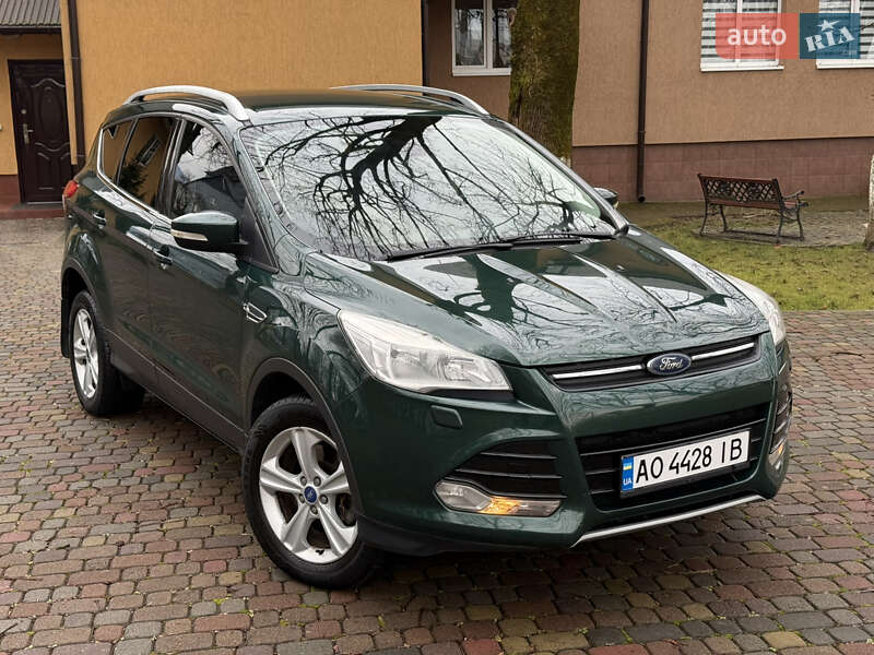 Позашляховик / Кросовер Ford Kuga 2015 в Тячеві