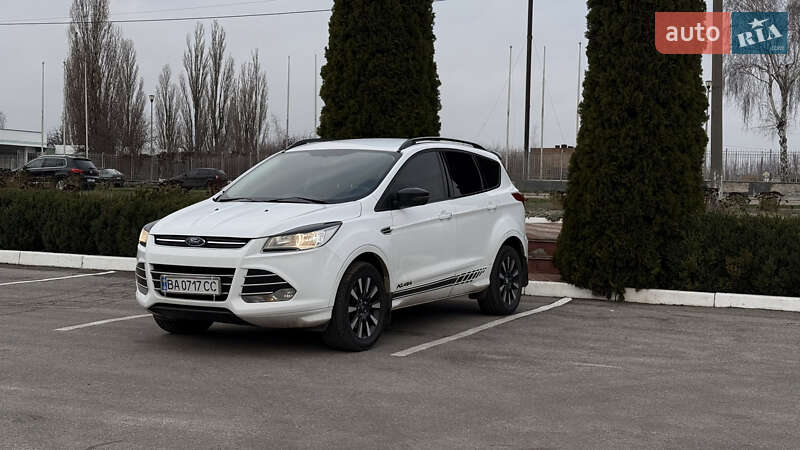 Внедорожник / Кроссовер Ford Kuga 2015 в Кропивницком