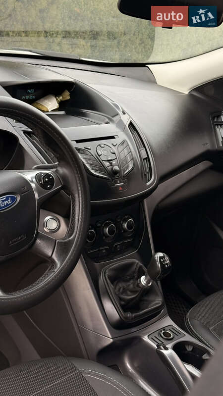 Внедорожник / Кроссовер Ford Kuga 2015 в Кропивницком