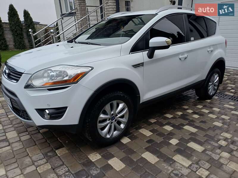 Позашляховик / Кросовер Ford Kuga 2012 в Чернівцях