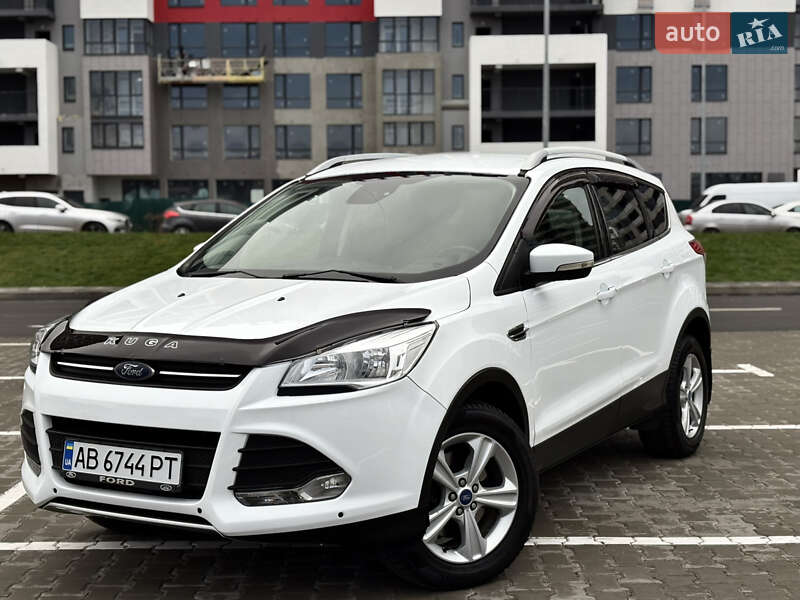 Позашляховик / Кросовер Ford Kuga 2016 в Києві