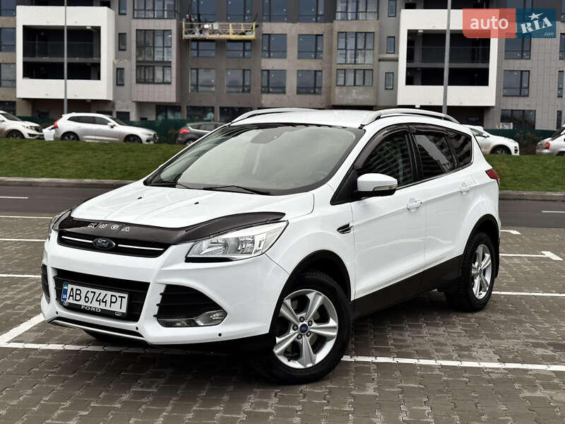 Позашляховик / Кросовер Ford Kuga 2016 в Києві