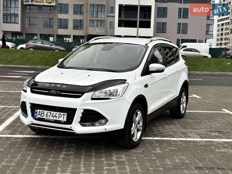 Позашляховик / Кросовер Ford Kuga 2016 в Києві
