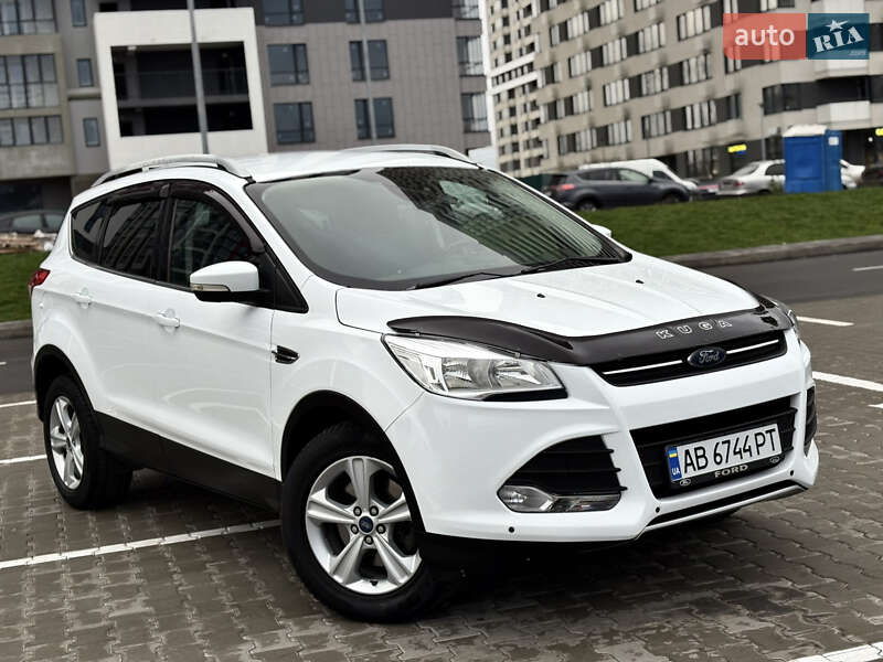 Позашляховик / Кросовер Ford Kuga 2016 в Києві