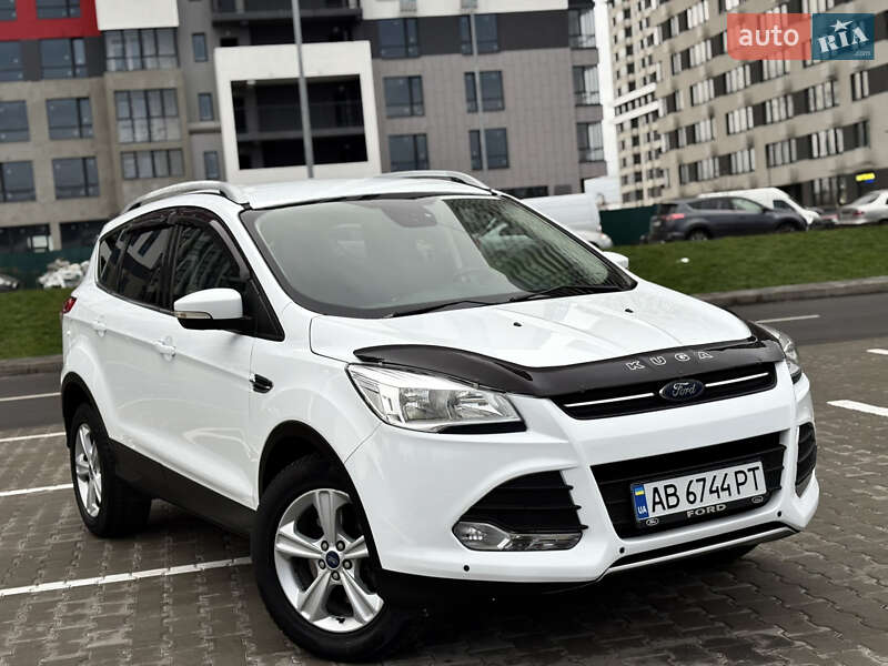 Позашляховик / Кросовер Ford Kuga 2016 в Києві