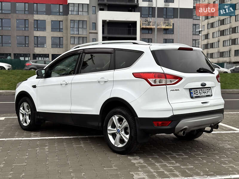 Позашляховик / Кросовер Ford Kuga 2016 в Києві