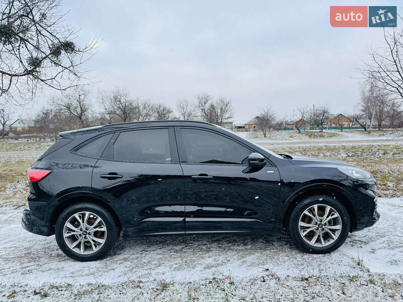 Внедорожник / Кроссовер Ford Kuga 2022 в Ромнах