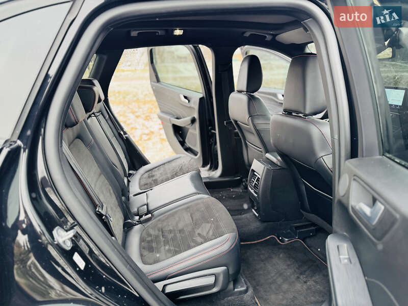 Внедорожник / Кроссовер Ford Kuga 2022 в Ромнах