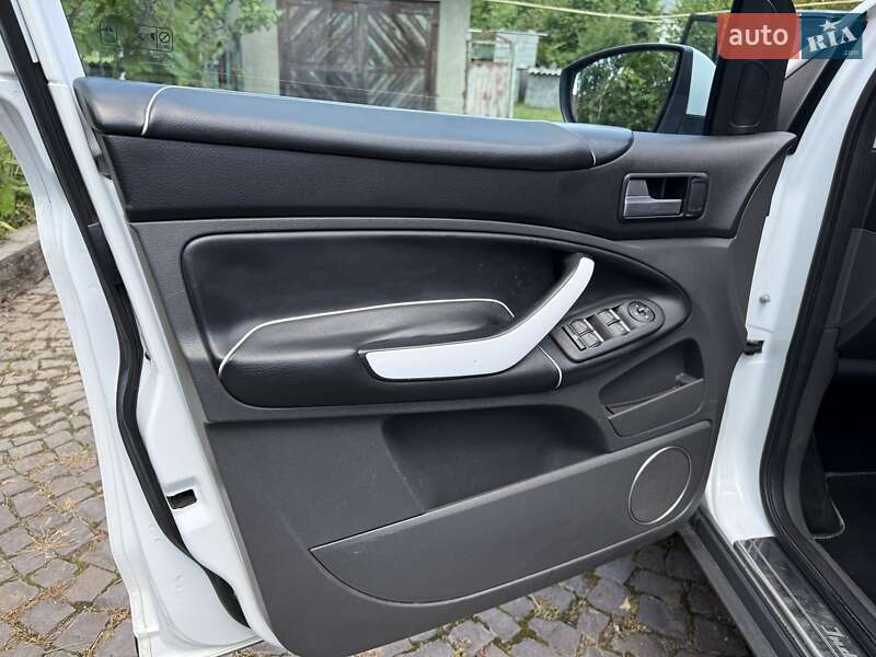 Внедорожник / Кроссовер Ford Kuga 2010 в Мукачево фото 17 Внедорожник / Кроссовер Ford Kuga 2010 в Мукачево