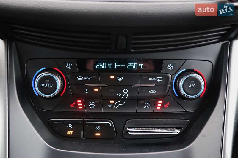 Позашляховик / Кросовер Ford Kuga 2019 в Києві