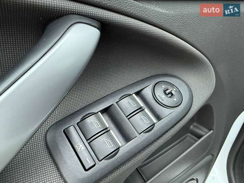 Позашляховик / Кросовер Ford Kuga 2012 в Києві