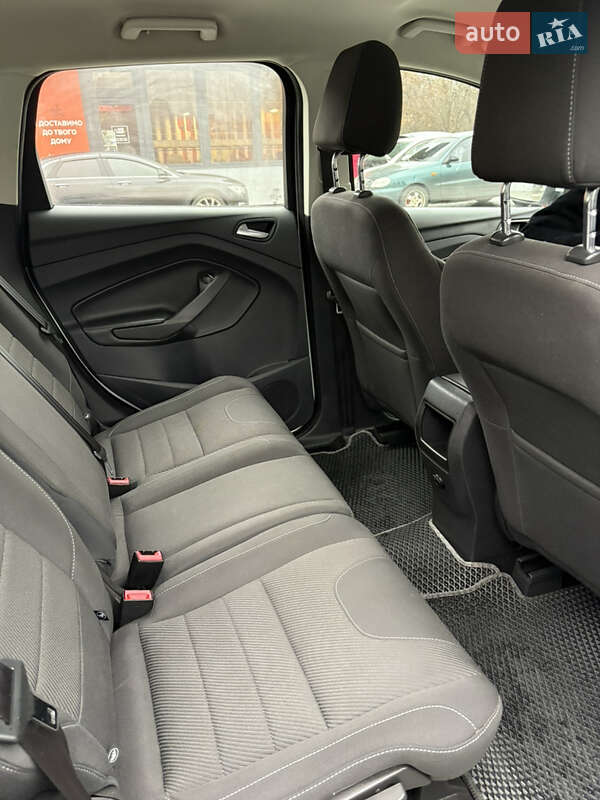 Внедорожник / Кроссовер Ford Kuga 2016 в Луцке