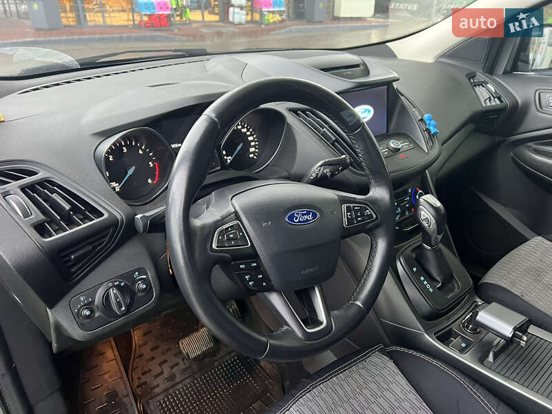 Внедорожник / Кроссовер Ford Kuga 2019 в Нетешине