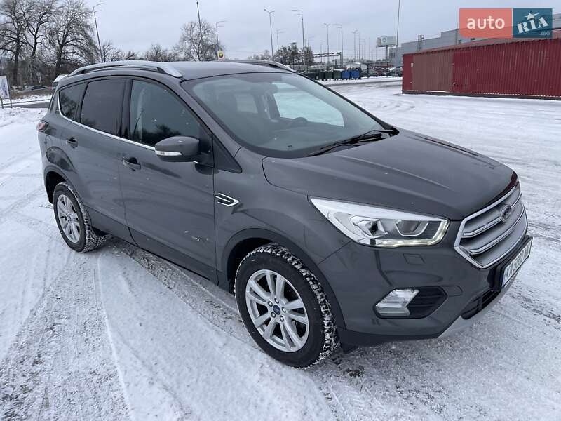 Позашляховик / Кросовер Ford Kuga 2018 в Києві