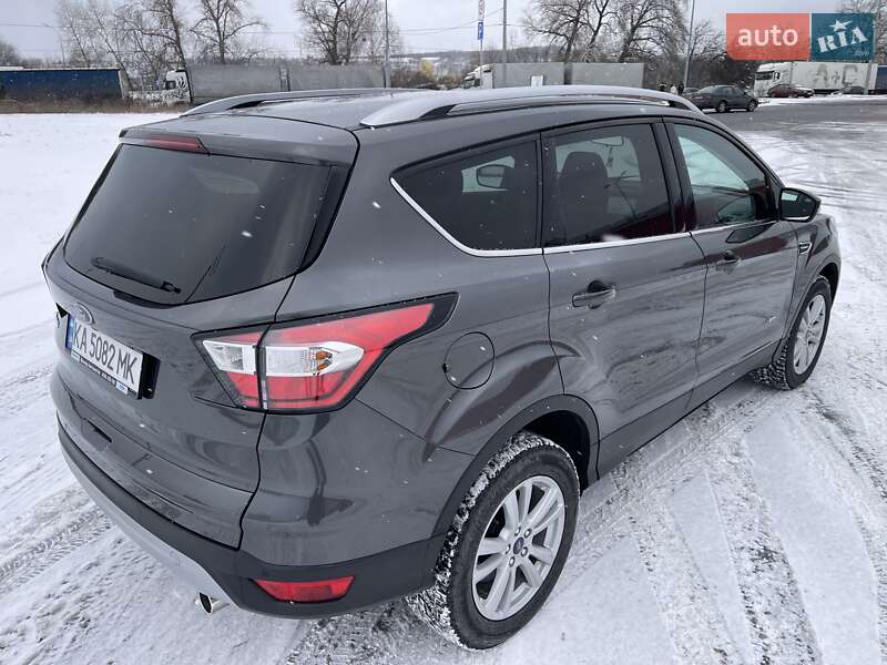 Позашляховик / Кросовер Ford Kuga 2018 в Києві