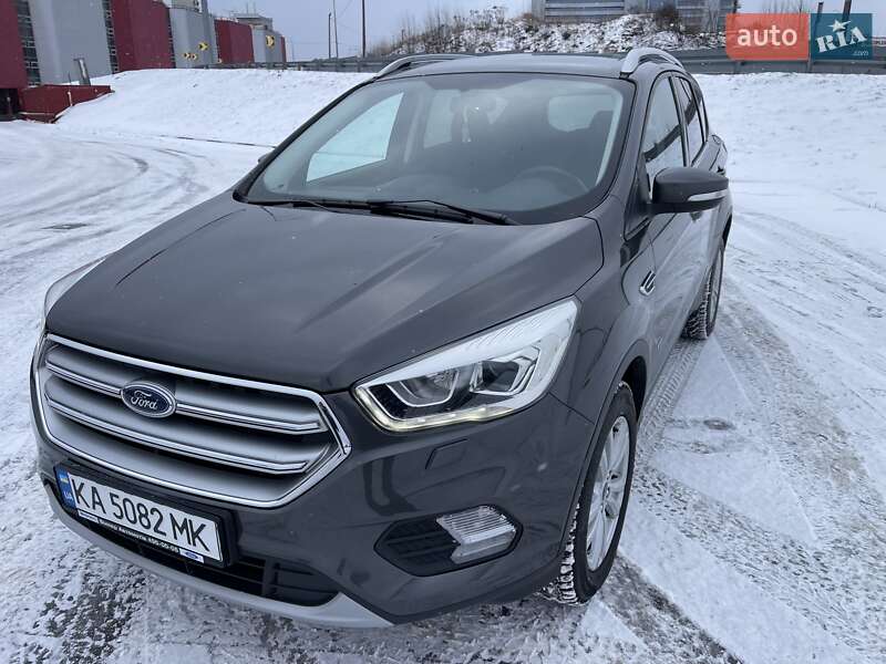 Позашляховик / Кросовер Ford Kuga 2018 в Києві