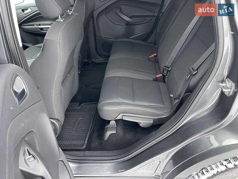 Позашляховик / Кросовер Ford Kuga 2018 в Києві