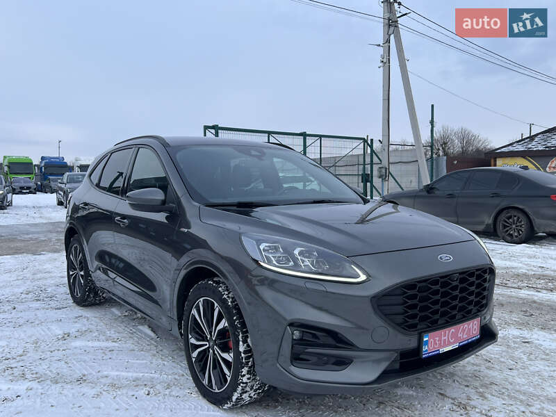 Позашляховик / Кросовер Ford Kuga 2021 в Лопатині