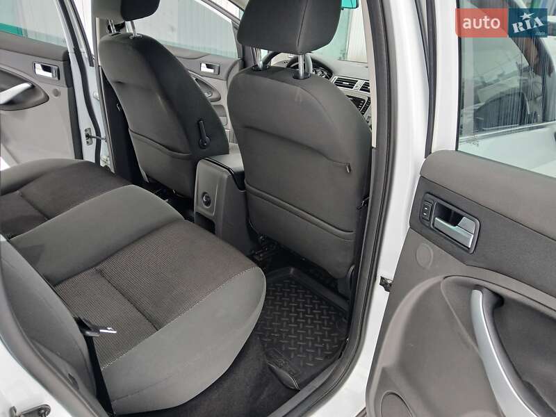 Внедорожник / Кроссовер Ford Kuga 2011 в Киеве