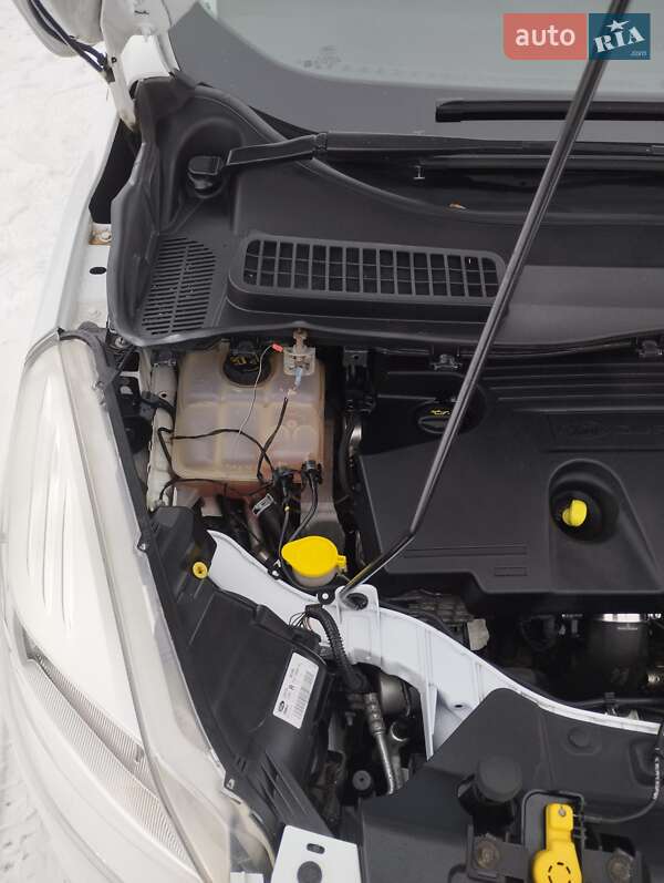 Внедорожник / Кроссовер Ford Kuga 2016 в Виннице