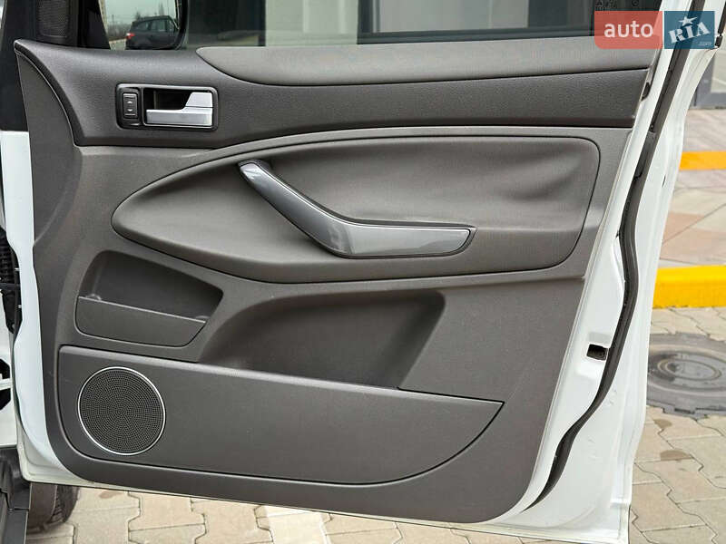 Позашляховик / Кросовер Ford Kuga 2010 в Ірпені