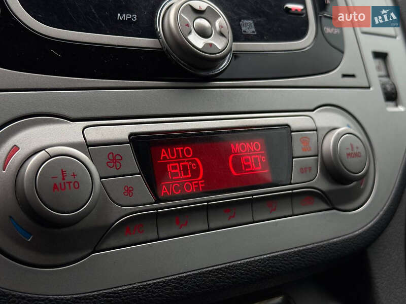 Позашляховик / Кросовер Ford Kuga 2010 в Ірпені